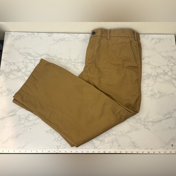 Gap Mens Relaxed Chino Pants Size 38x30 Tan Cotton Stretch Casual Khakis - Picture 1 of 5